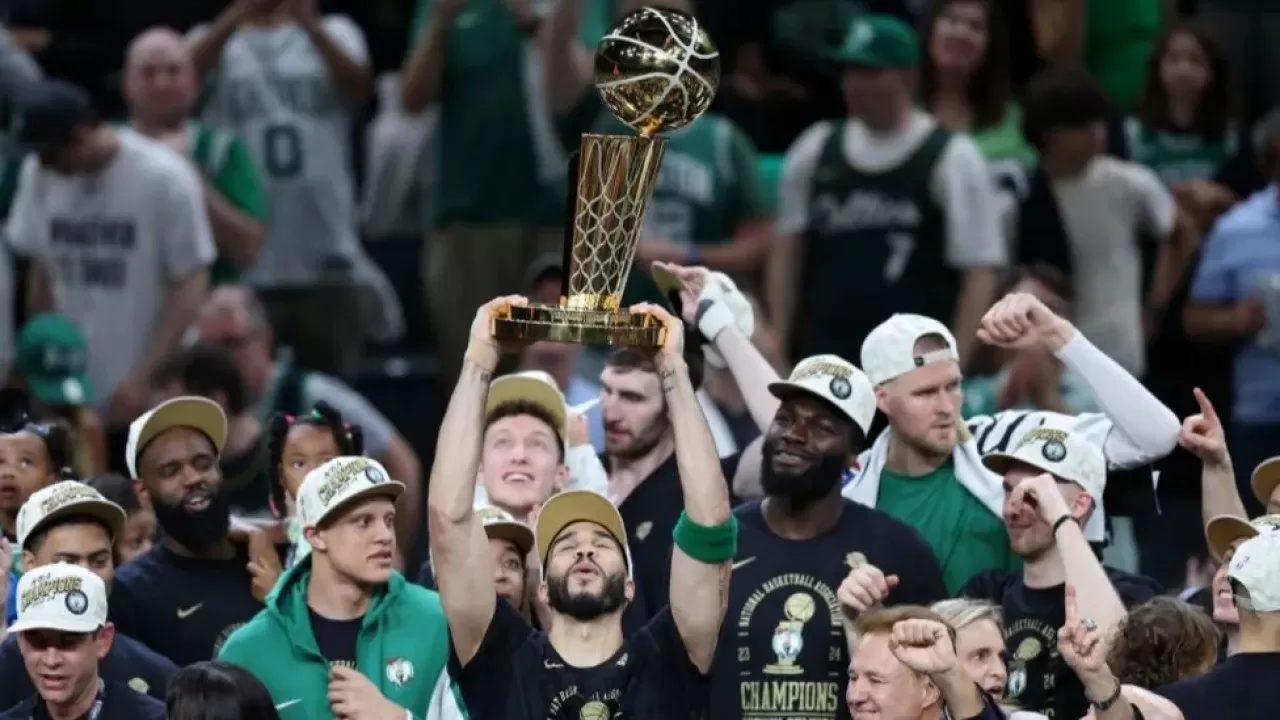 "Бостон Селтикс" выиграли в 18-й раз титул чемпиона NBA  