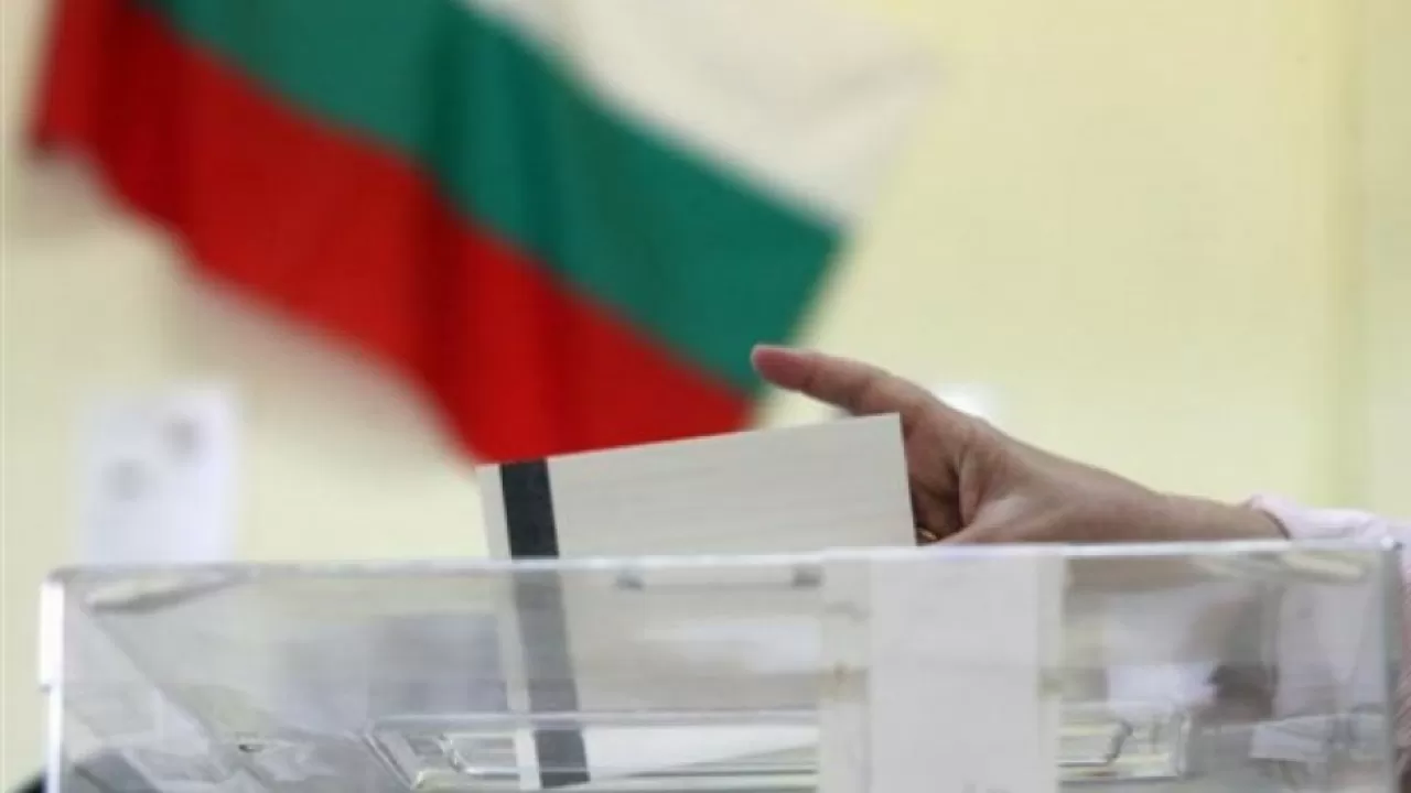 Выборы в Национальное собрание и Европарламент проходят в Болгарии