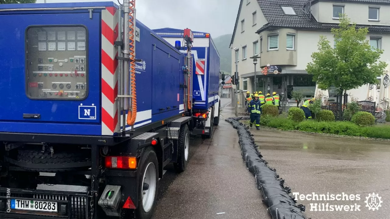 Разрушительное наводнение на юге Германии: погиб спасатель
