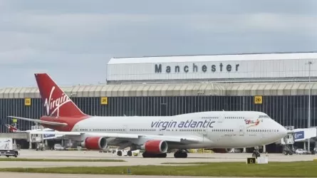 Аэропорт Манчестера полностью приостановил работу