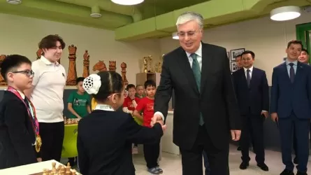 Токаев в Астане посетил спортцентр, где занимаются более 4 тысяч детей