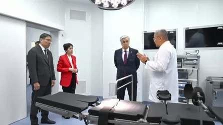 Токаев посетил новый корпус Центра детской неотложной медицинской помощи в Алматы