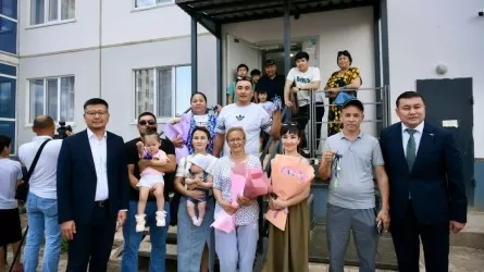 Новое жилье получили еще 6 дачников, пострадавших от паводка в Уральске 