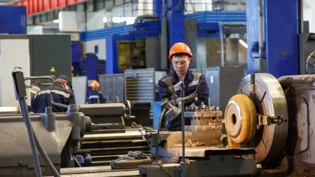 Какие отрасли промышленности в Казахстане выросли больше всего?