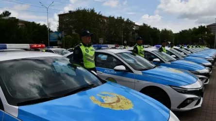 Акмолинские полицейские получили 27 новых служебных авто