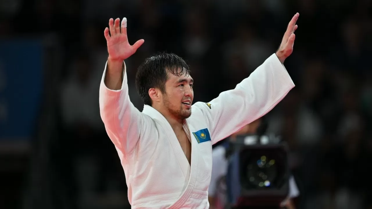 Сметов завоевал первое золото для Казахстана в Париже 