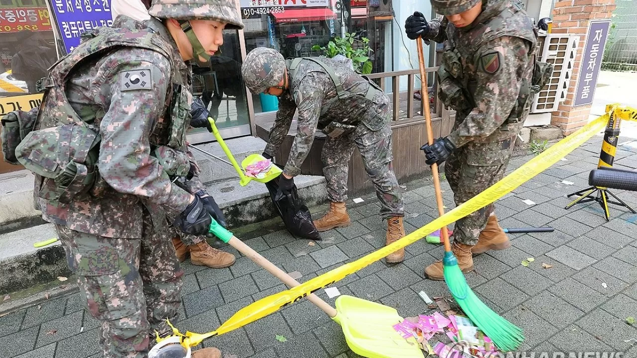 Около 500 мусорных шаров из КНДР прилетели в Южную Корею