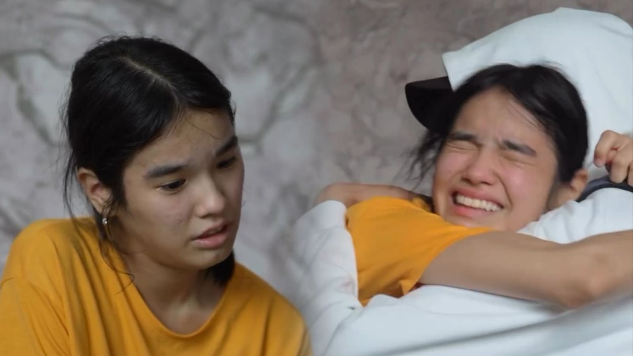 Ұйықтап жатқан әйелді қозғайтын порно видео