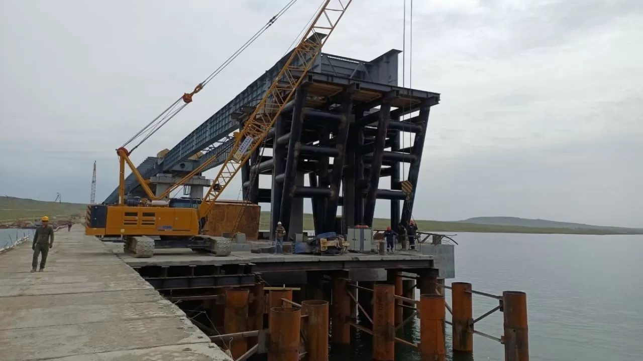 Долгожданный мост через Бухтарминское водохранилище обрел все опоры