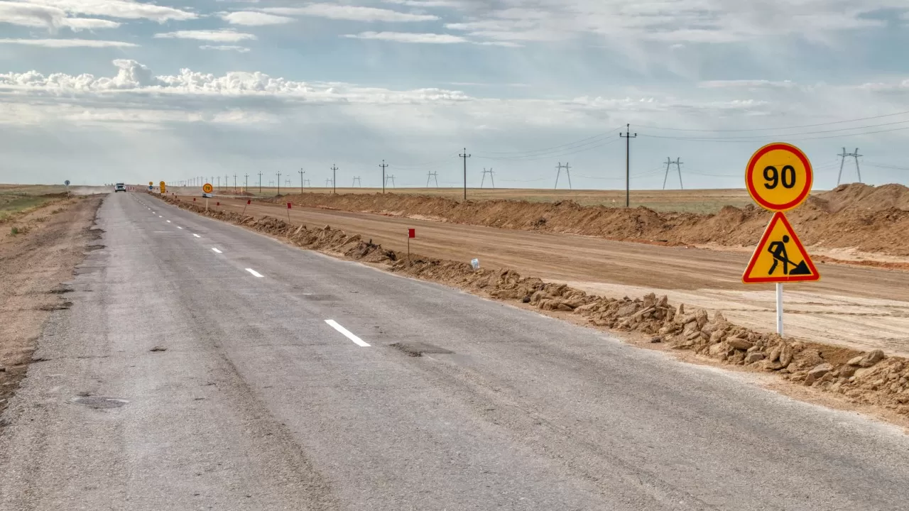 В Казахстане станут меньше тратить на ремонт автодорог