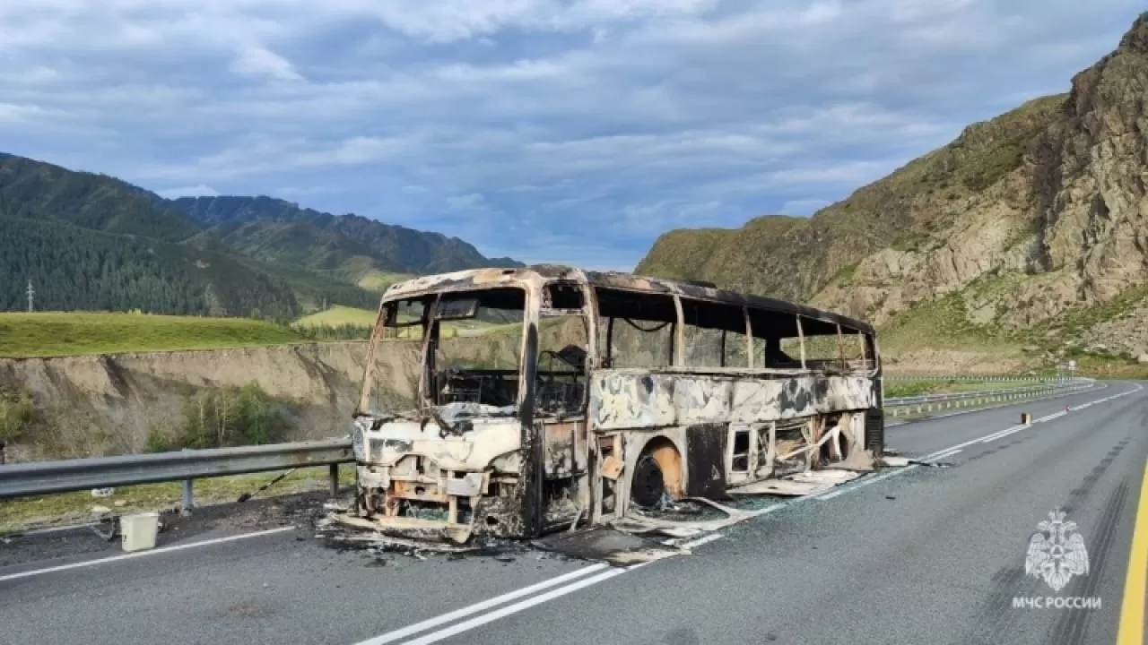 Сгорел дотла  в РФ рейсовый пассажирский автобус, ехавший из Астаны в Монголию 