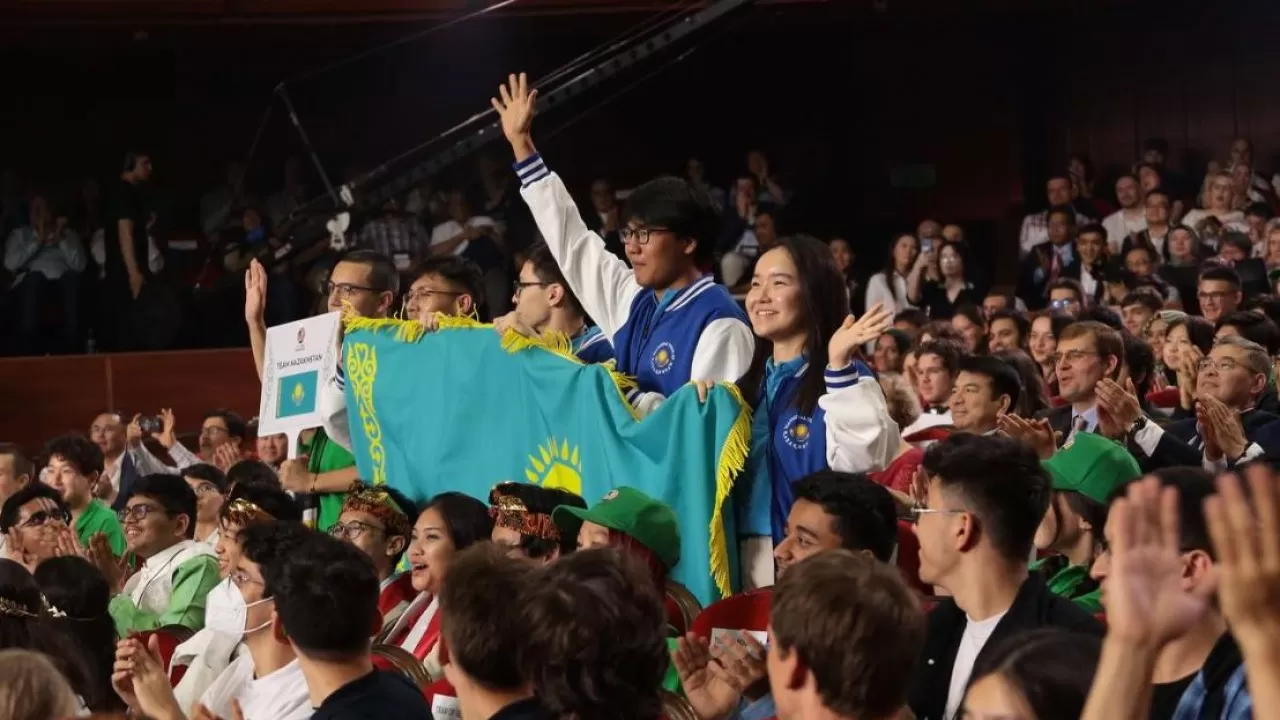 Престижная международная школьная олимпиада по биологии началась в Астане 