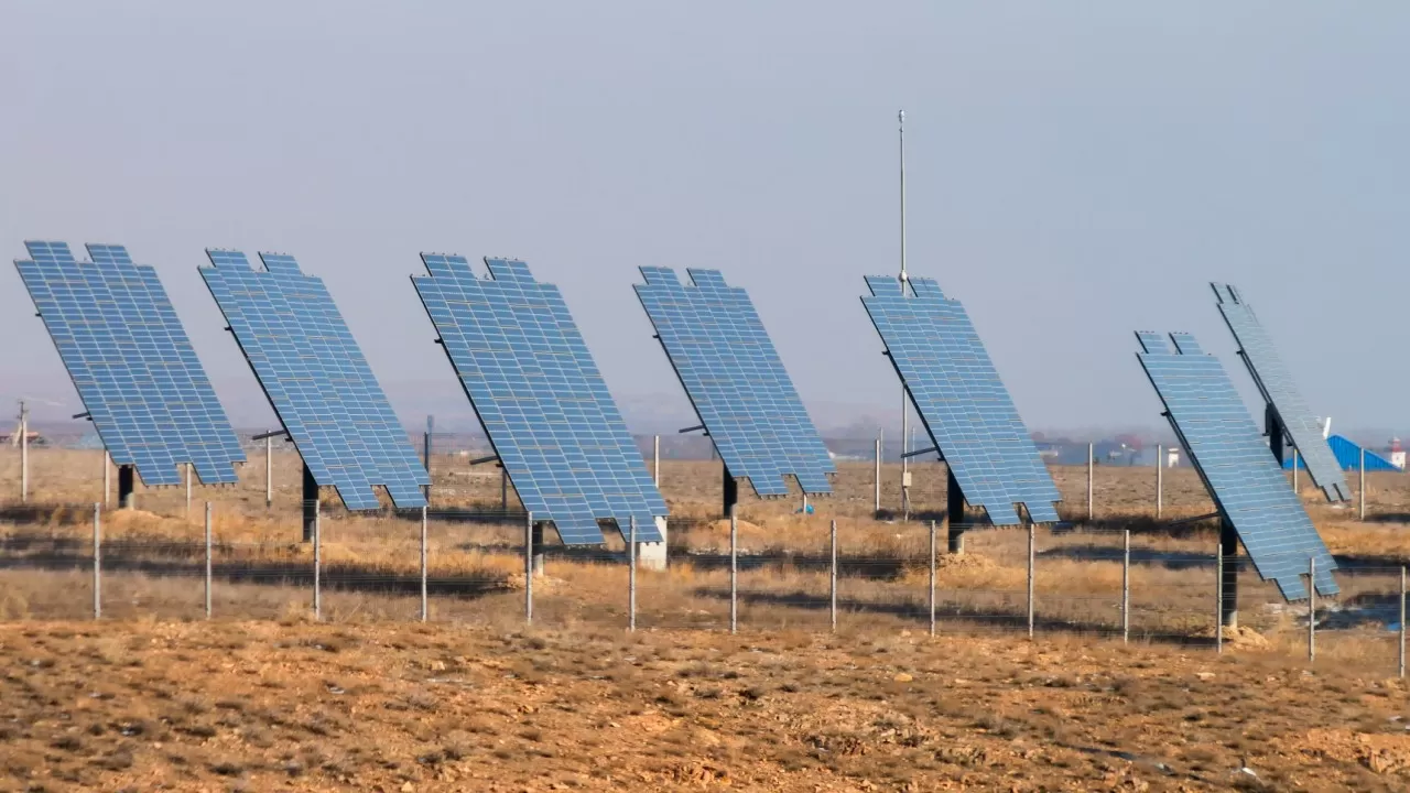 Соседние с Казахстаном страны инвестируют десятки миллиардов долларов в развитие собственной энергетики 
