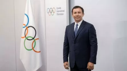 Геннадий Головкин Олимпиадада Қазақстанға алғашқы медаль сыйлаған мергендерді құттықтады