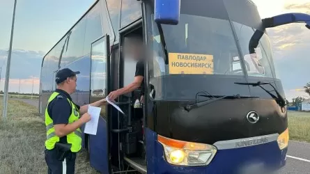 Водитель автобуса с телефоном стал опасностью для павлодарских пассажиров 