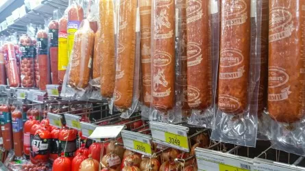 На прилавках магазинов в СКО господствуют импортные колбасы  