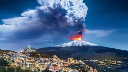 В Европе извергается самый высокий вулкан
