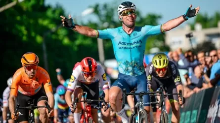 Кавендиш финишировал в лидерском пелотоне на десятом этапе "Тур де Франс" 