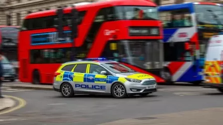 Семью комментатора BBC расстреляли из арбалета в Лондоне
