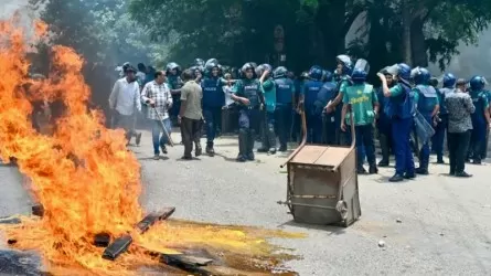Десятки человек погибли в ходе студенческих протестов в Бангладеш 