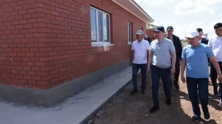 Олжас Бектенов су тасқынынан зардап шеккен тұрғындарға арналған үйлердің құрылыс жұмыстарын тексерді