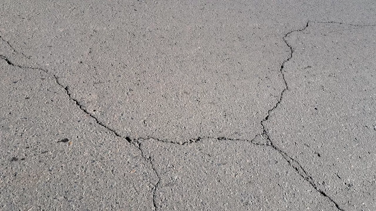 Качество ремонта дорог, произведенного в прошлом году, проверяют в Павлодарской области