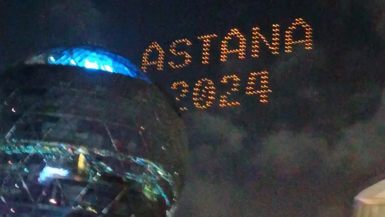 Небо над Астаной: шоу дронов покорило сердца тысяч зрителей