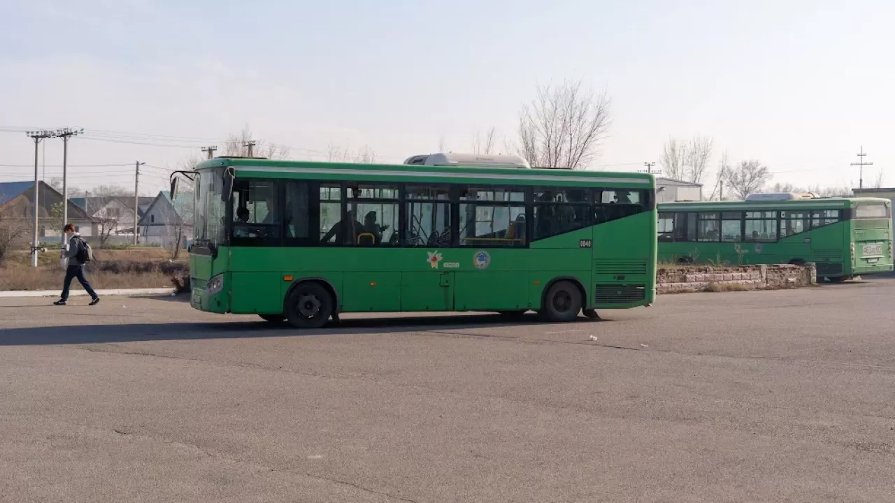 Шымкентские пассажиры жалуются на плохую работу общественного транспорта