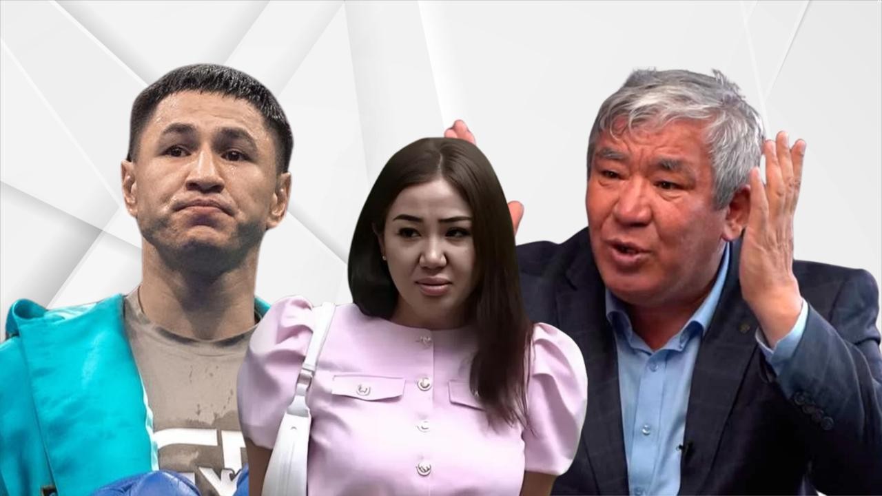 Жалаңаш аққұба компьютер алдында отырады және виртуалды жыныстық қатынасқа түседі.