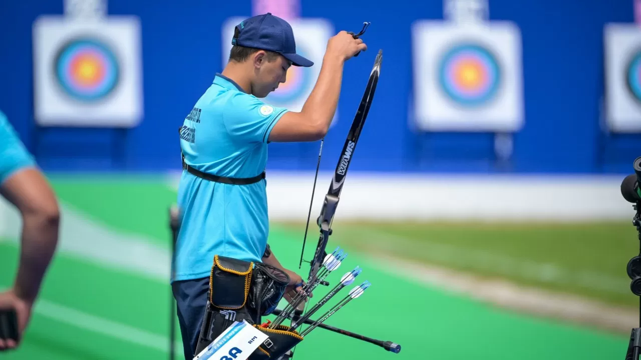 Казахстанский лучник завершил свой путь на Олимпиаде-2024  