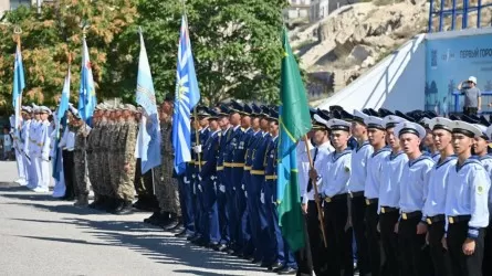 Казахстанские Военно-морские силы отметили 28-ю годовщину поднятия флага