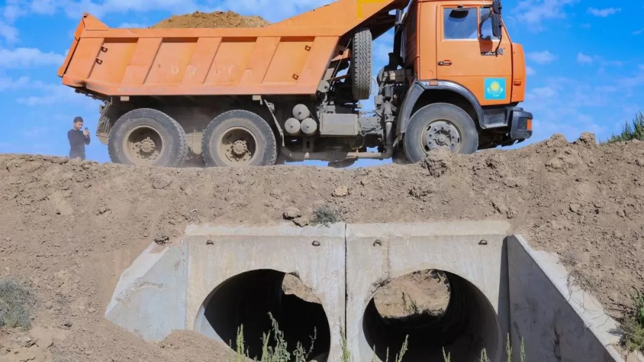 Водоотводные каналы для защиты от наводнений строят в Актобе