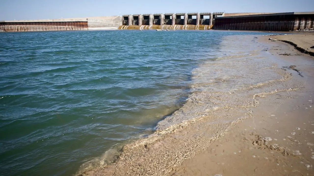 За счет чего растет объем воды в Северном Арале? 