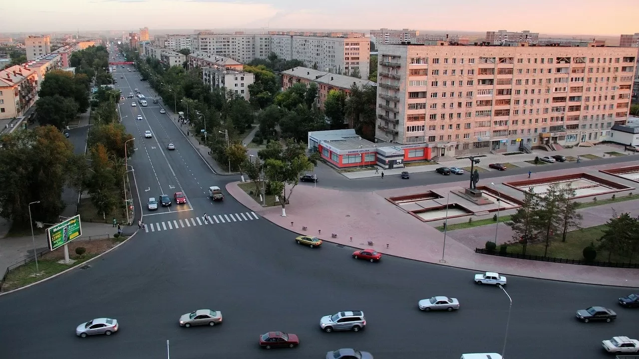 Павлодарцев становится все меньше