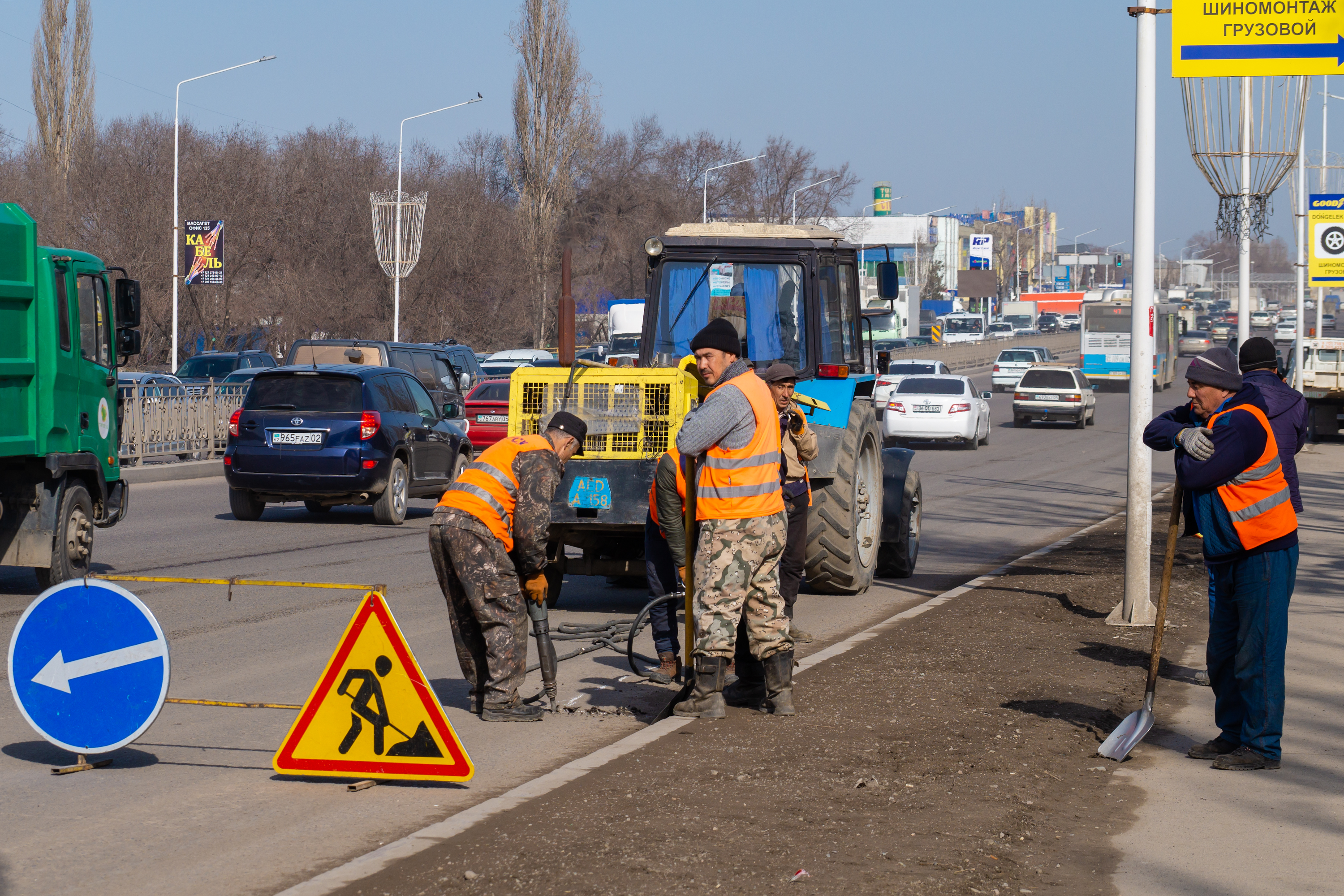 Из-за ремонта трубопровода в Алматы на 10 дней перекроют улицу