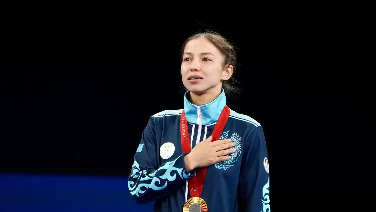 Президент Паралимпиада ойындарының чемпионы Ақмарал Науатбекті құттықтады