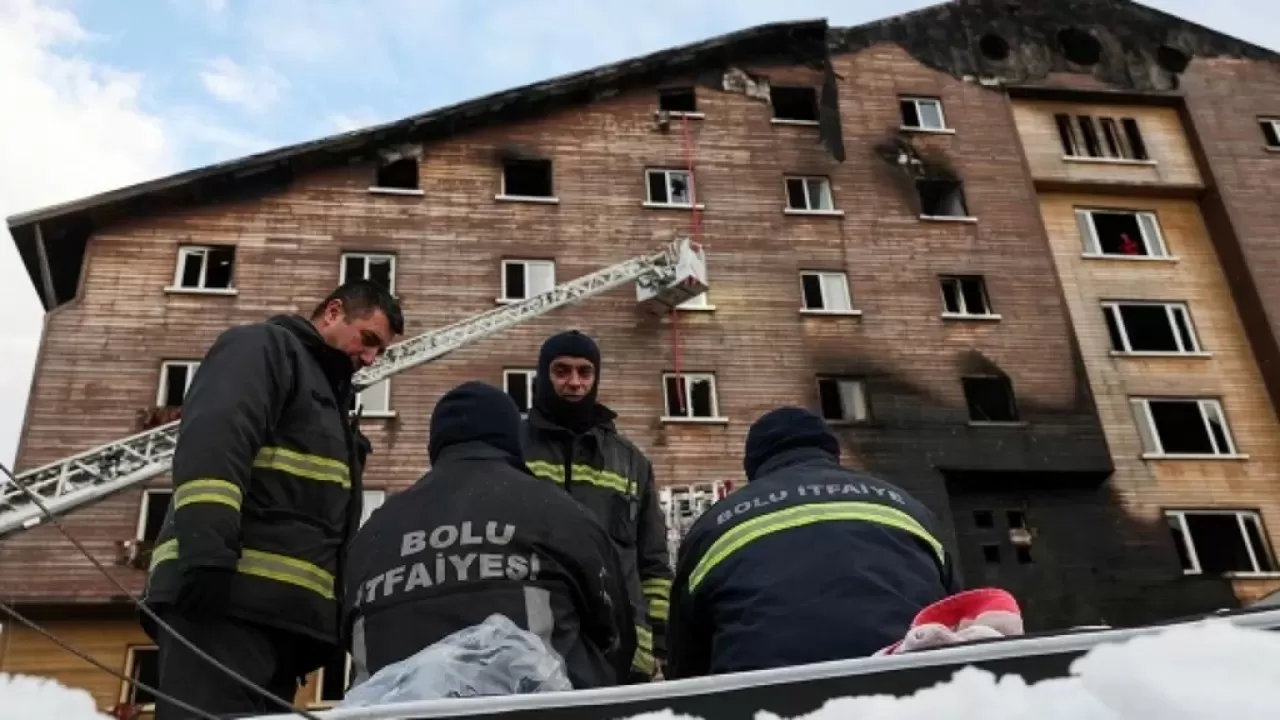 Увеличилось число жертв страшного пожара в турецком отеле    