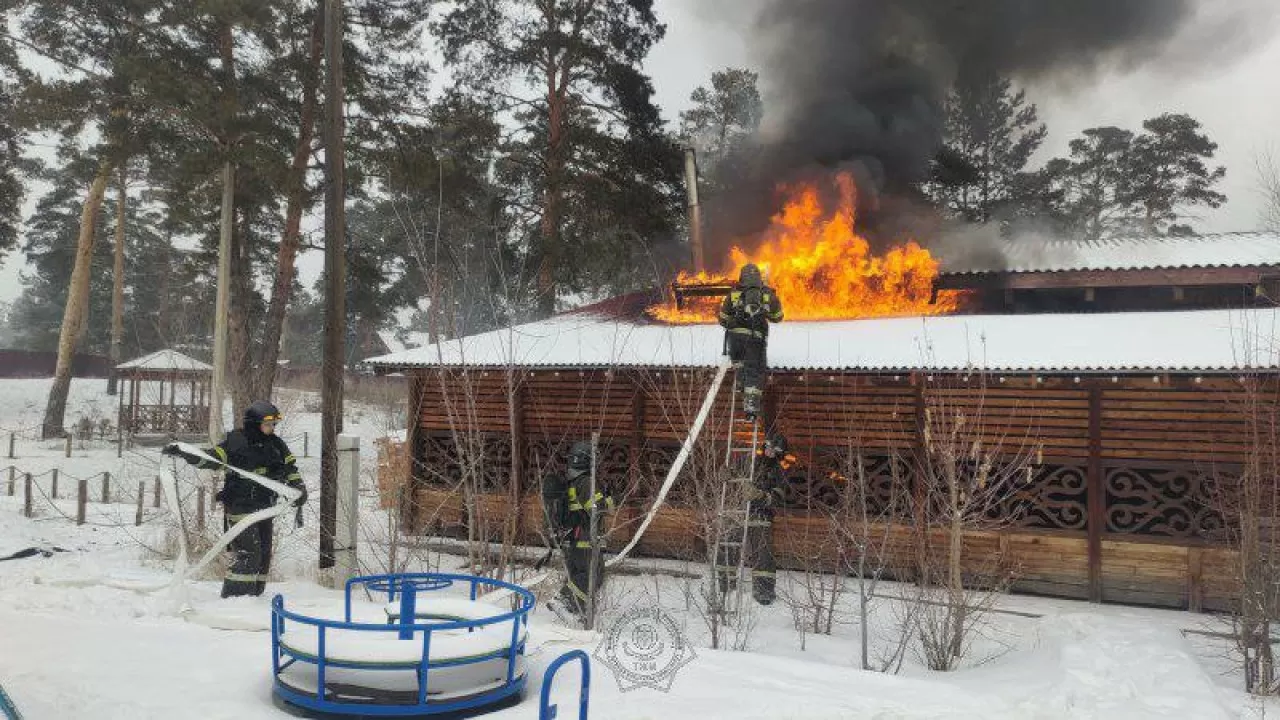 Кафе загорелось в Семее