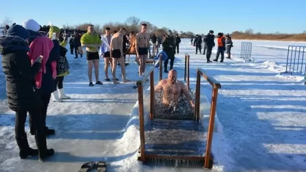 Крещение мерекесінде мұсылмандарға суға түсуге бола ма? Дін өкілдерінің пікірі