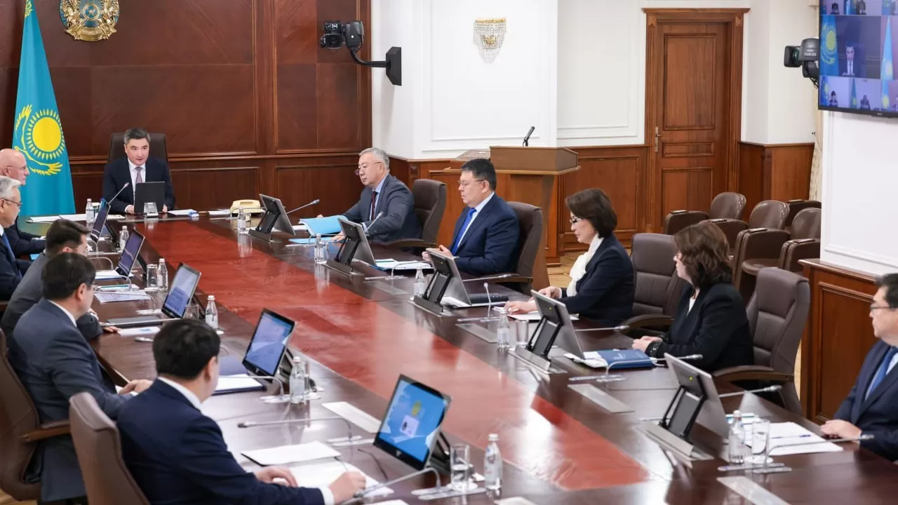 Медициналық көмек көрсету стандарттары мен ережелерін қайта қарау керек – Олжас Бектенов