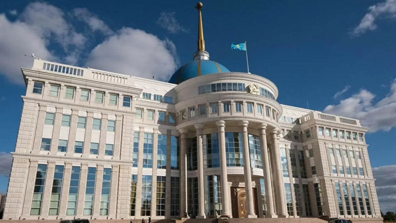 Гор и Ландау прибыли в Акорду