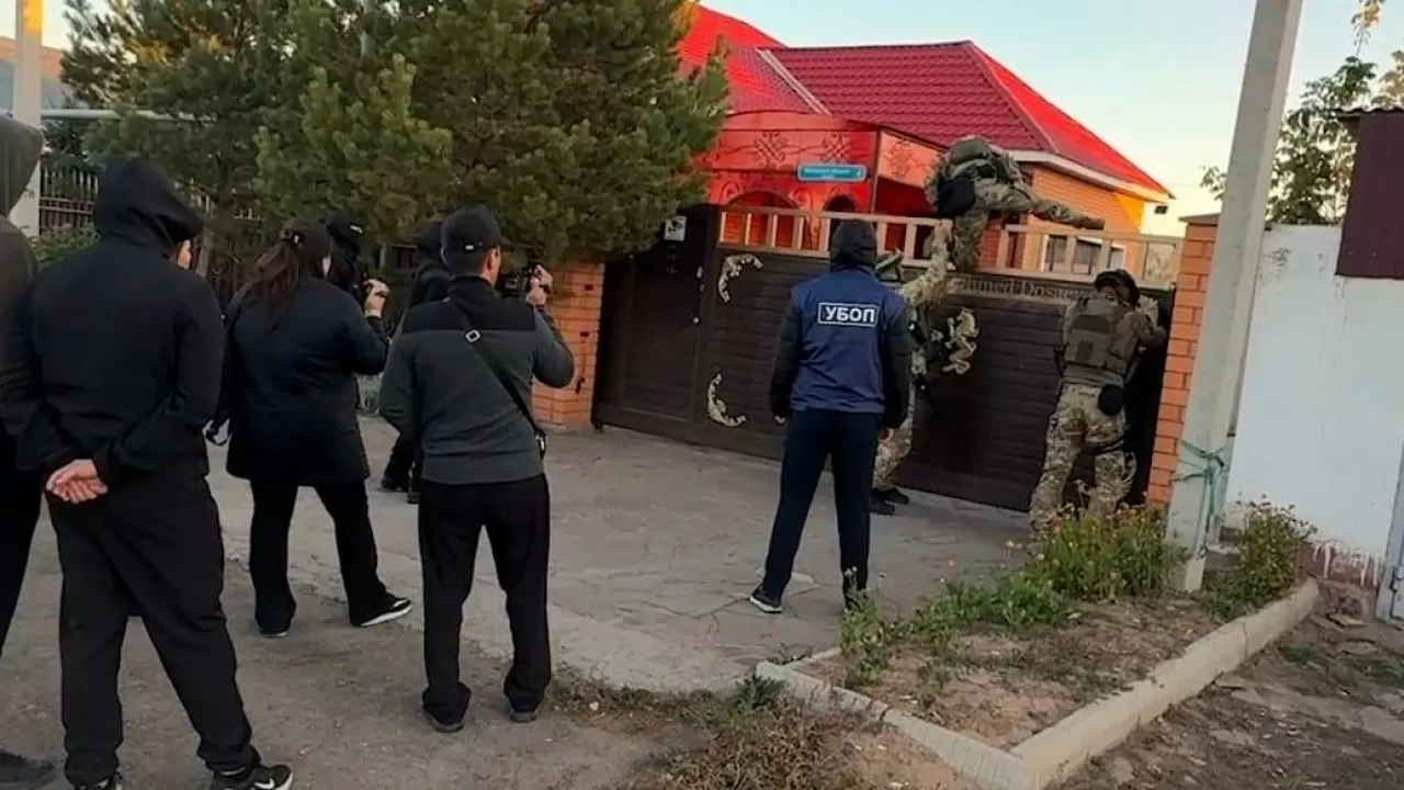 В Астане задержали группу, оказывающую "помощь" нелегальным мигрантам 