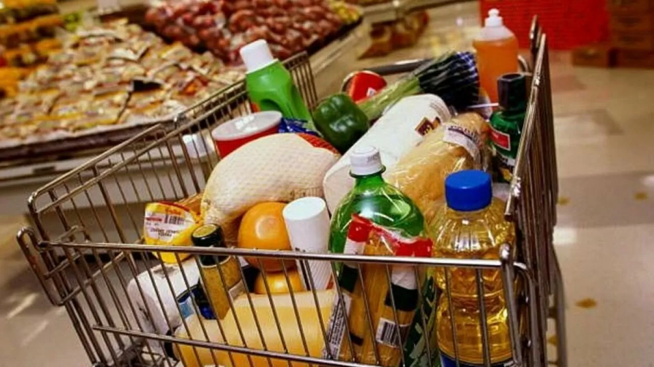 Какие 8 продуктов подешевели в Казахстане, пока все ждали роста