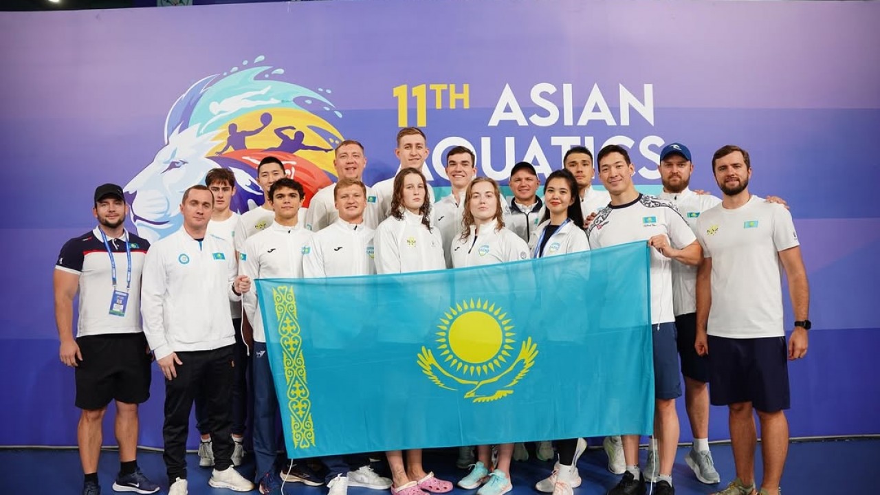 Үлкен жалаңаш әтештерді қараңыз