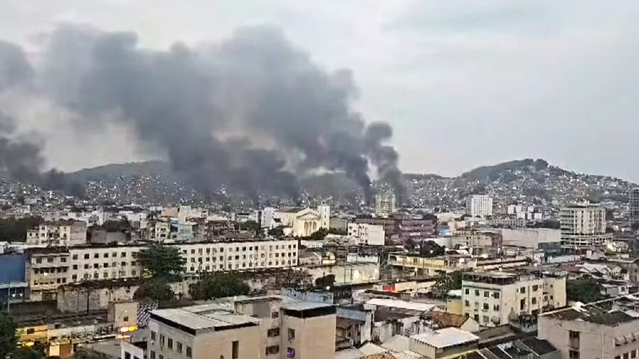 Более 130 человек погибло в операции полиции против банды "Красная команда" в Рио-де-Жанейро