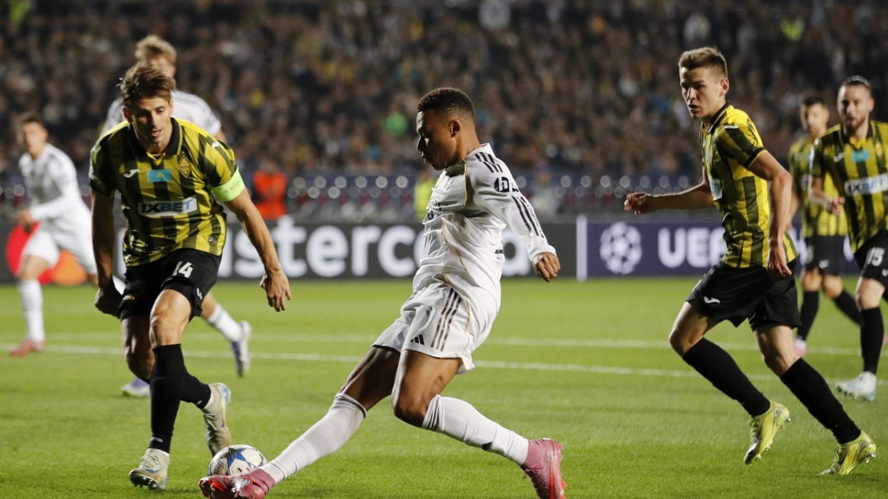 Велосипед теуіп жүрген жалаңаш қыздардың суреттері