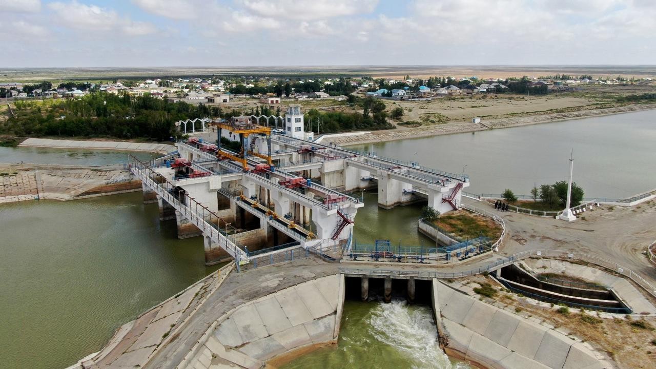 Қынаптың ішінде саусақ бар