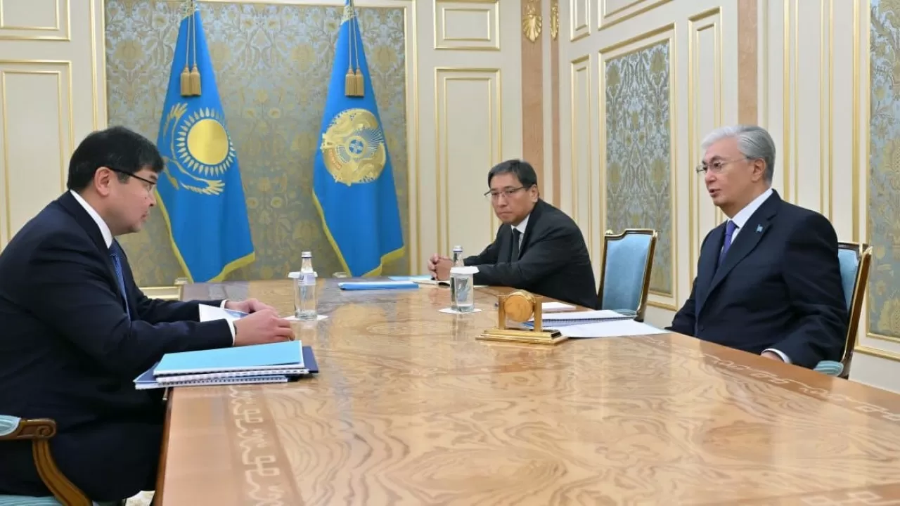 Токаев принял министра финансов Мади Такиева