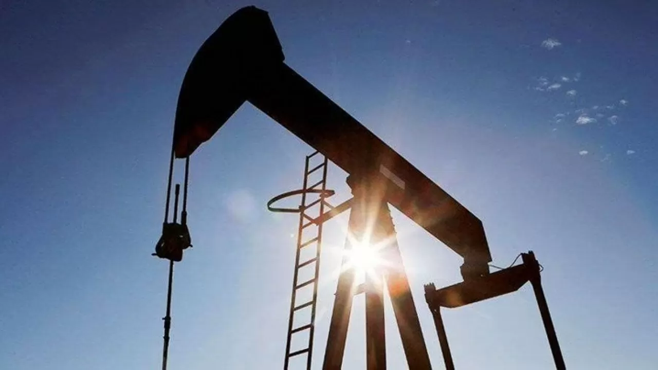 Цены на нефть стабилизировались в начале торгов 