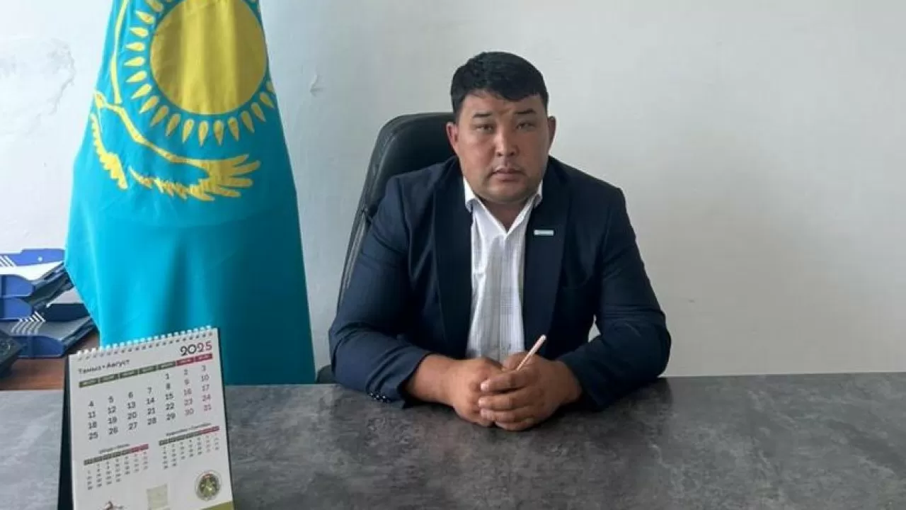 "Эмоциямды ұстай алмадым": Шығыс Қазақстанда байқамай балағаттаған ауыл әкімі халықтан кешірім сұрады